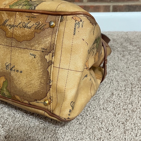 GEO Classic Large Shoulder Bag - Picture 8 of 15